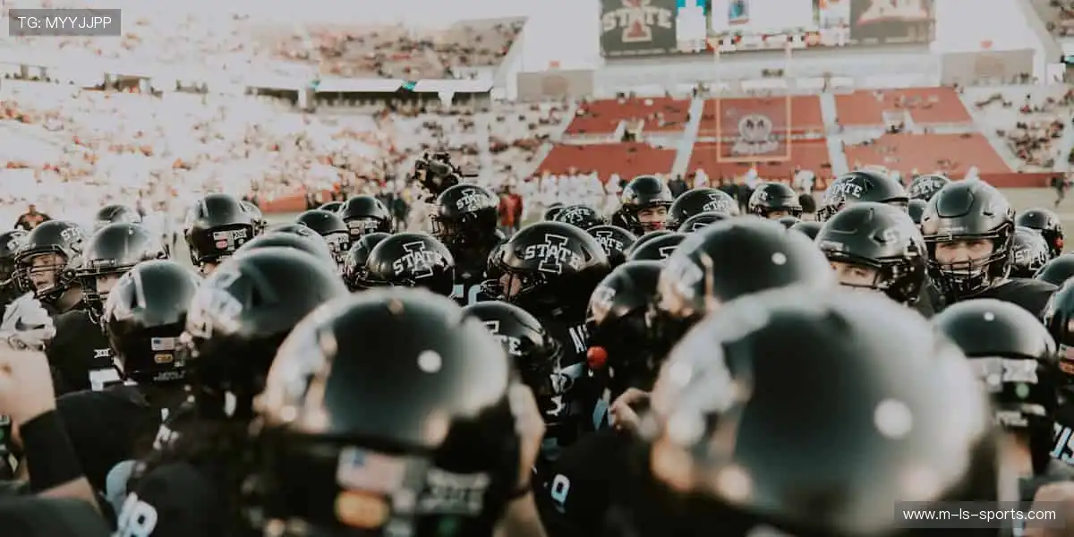 从赛场到生活，热爱不止！🎯 个性周边，让运动精神融入日常！